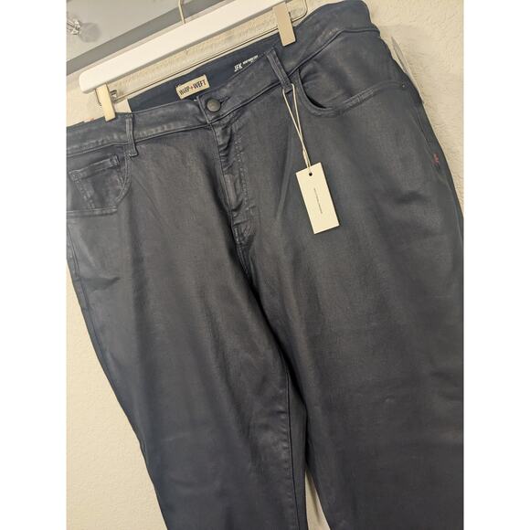 WARP + WEFT NWT Women's Plus Sized 14 Navy High JFK NYC Skinny Coated Denim $98 - Picture 2 of 10